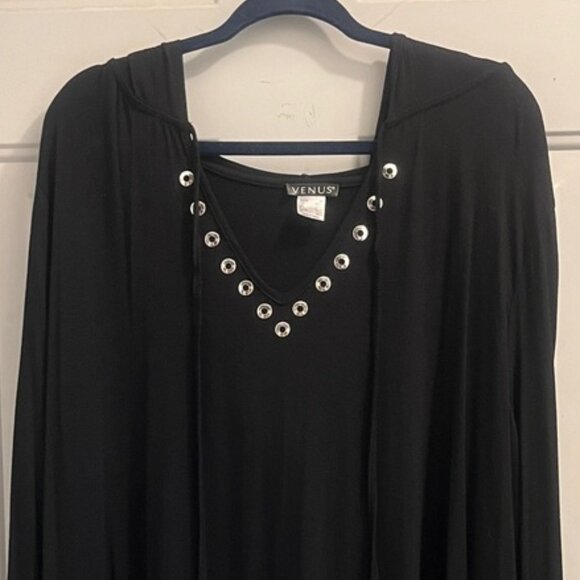 Hooded Grommet Nightgown - Picture 1 of 10